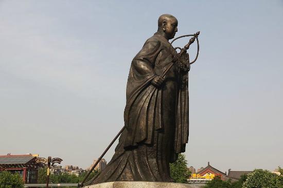 Bronze Statue of Master Xuanzang